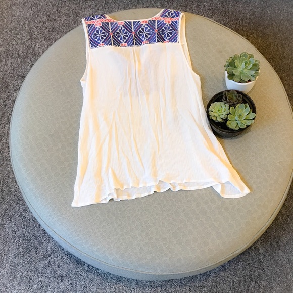 White tunic - Picture 5 of 5